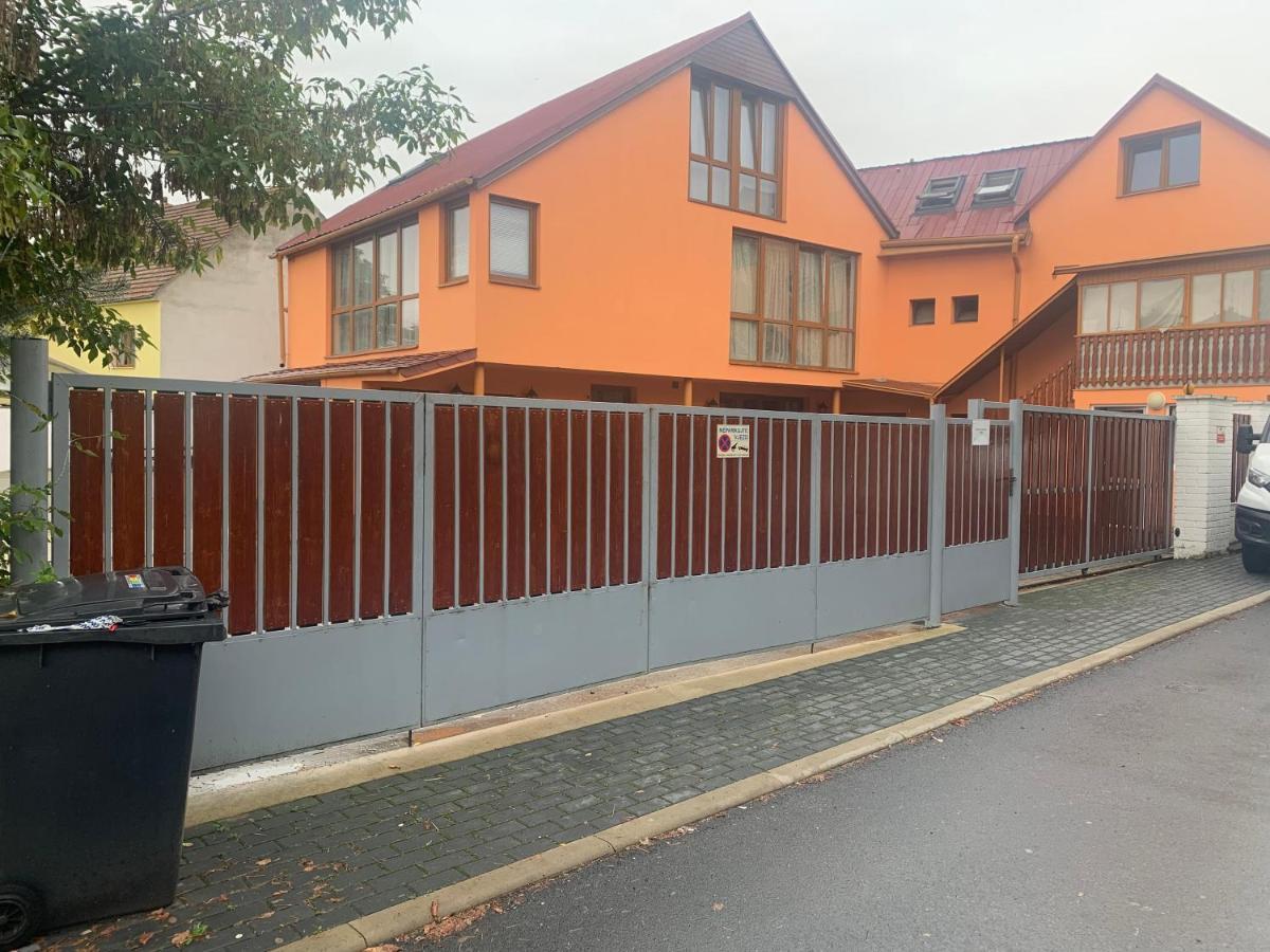 3 Apartments In 1 Location Prag Dış mekan fotoğraf